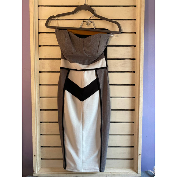 a'gaci Dresses & Skirts - A'gaci womans strapless dress size M bodycon underwire pad bra gray white black